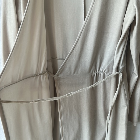 Vila Wrap Dress Long Sleeves Knee Length Velveteen Soft Size L Champagne colour - Picture 8 of 14